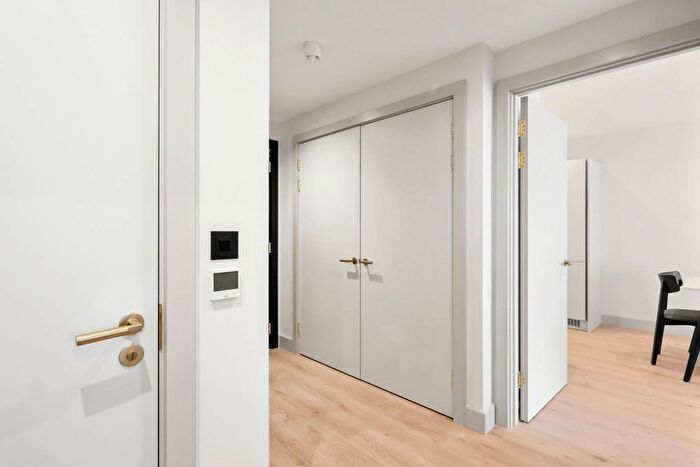 2 Bedroom Flat To Rent In The Draper, Colindale, London, NW9