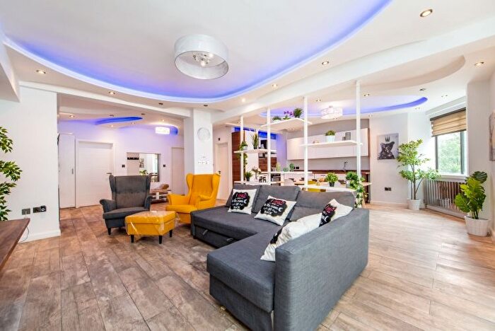 2 Bedroom Flat To Rent In Porchester Gate, Bayswater Road, London, W2