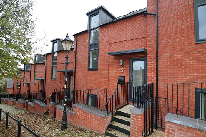 3 Bedroom Town House To Rent In Motherby Hill, Lincoln, LN1