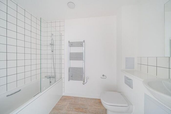 1 Bedroom Flat To Rent In Bowline Street Barking, IG11