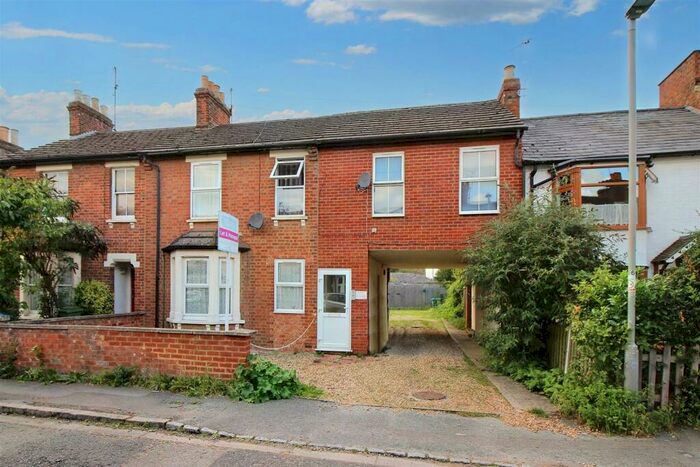 2 Bedroom Flat To Rent In Northern Road, Aylesbury, HP19