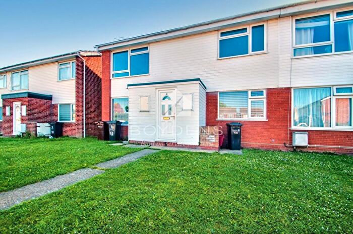 2 Bedroom Flat To Rent In Land Close, Clacton On Sea, CO16