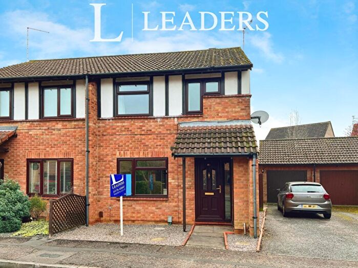 3 Bedroom Semi-Detached House To Rent In Woodhall Rise, Werrington, PE4