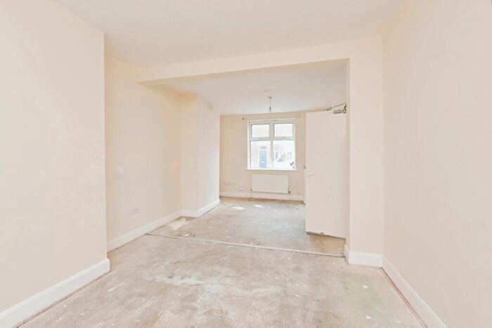 2 Bedroom Terraced House For Sale In Hampton Street, Northampton, NN1