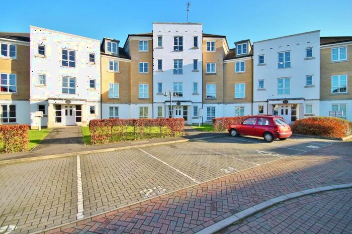 2 Bedroom Flat To Rent In Tudor Way, Knaphill, Woking, Surrey, GU21