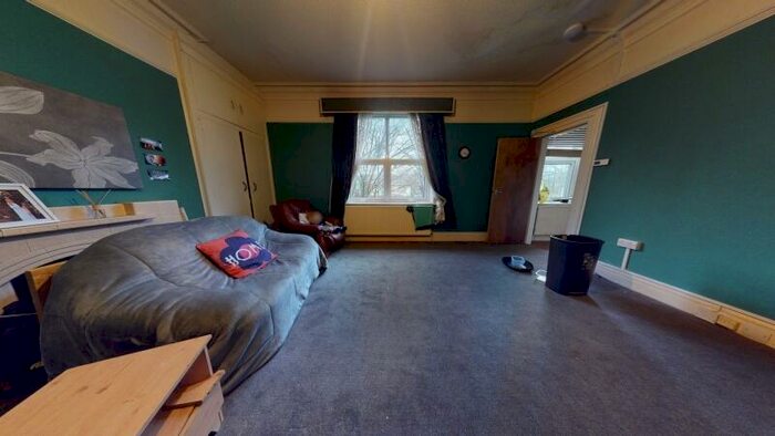 2 Bedroom Flat To Rent In Otley Road, Headingley, Leeds, LS16