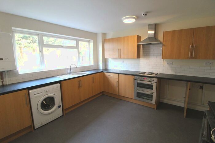 1 Bedroom Town House To Rent In Double Room Crabtree Lane, Hemel Hempstead, Hertfordshire, HP3