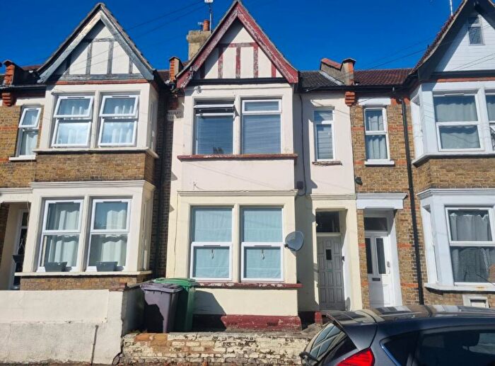 Property For Sale In Salisbury Avenue, Westcliff-on-Sea, Essex, SS0