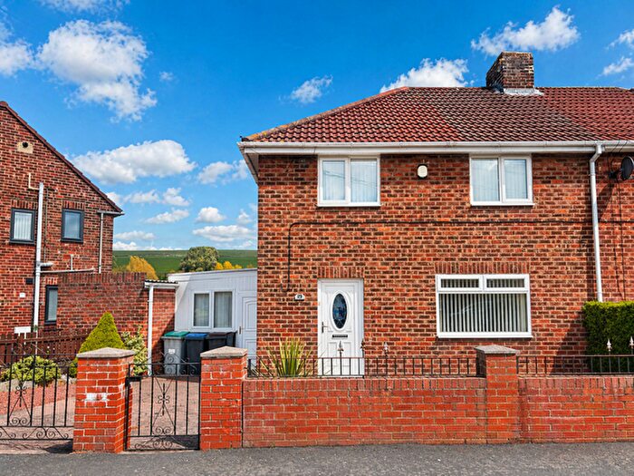 3 Bedroom Semi Detached House For Sale In Deerness Grove, Durham, DH7