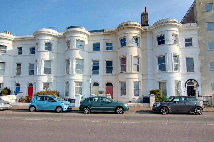 1 Bedroom Flat To Rent In South Terrace, Littlehampton, West Sussex BN17