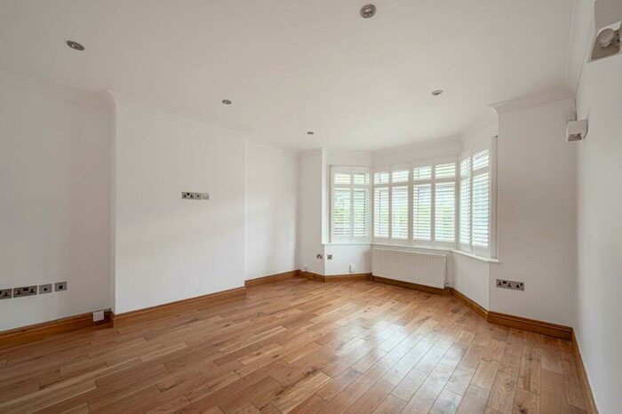 5 Bedroom House To Rent In Ridge Hill, Golders Green, London, NW11