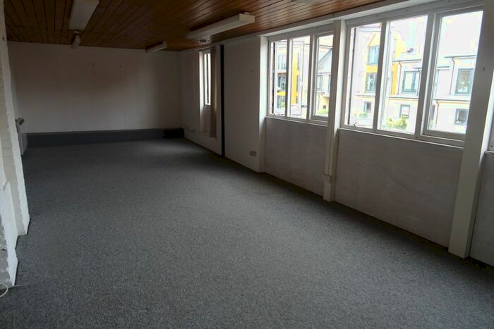 Garage / Parking To Rent In Baldock Street, Ware, SG12