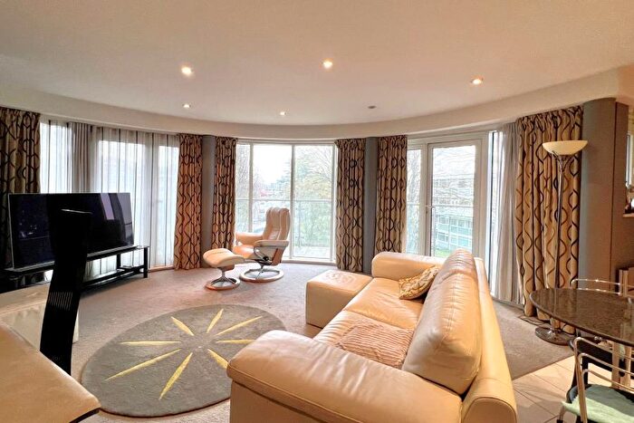 2 Bedroom Apartment To Rent In Woking, GU22