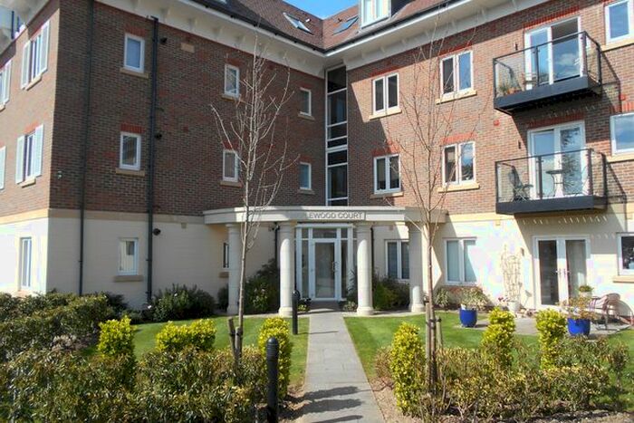 2 Bedroom Flat To Rent In Woodthorpe Road, Ashford, TW15