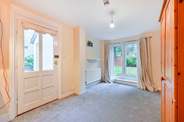 Studio To Rent In Hardman Road, Kingston, Kingston Upon Thames, KT2