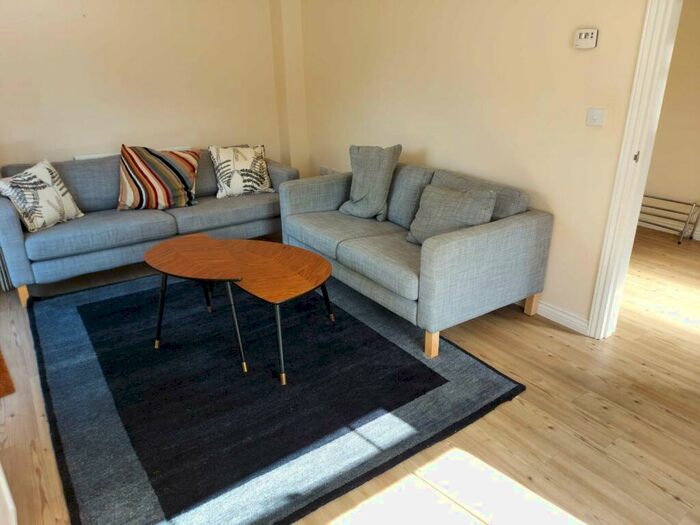 2 Bedroom House To Rent In Salix Close, Coventry, CV4