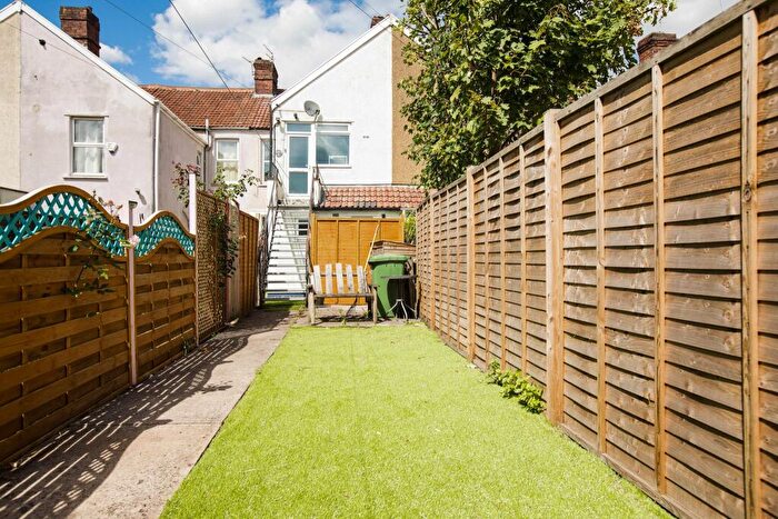 1 Bedroom Apartment To Rent In High Street, Staple Hill, Bristol, BS16