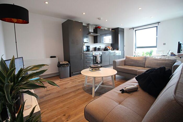 2 Bedroom Flat To Rent In Sahin House, Shacklewell Lane, Dalston, E8