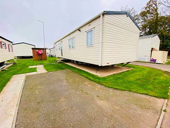 Park Home For Sale In Warren Rd, Dawlish, EX7