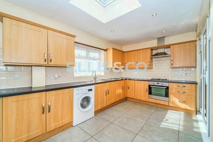 4 Bedroom Semi-Detached House To Rent In Ashness Gardens, Greenford, UB6