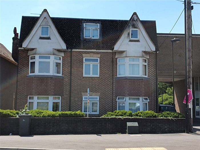 1 Bedroom Flat For Sale In London Road, Slough, Berkshire, SL3