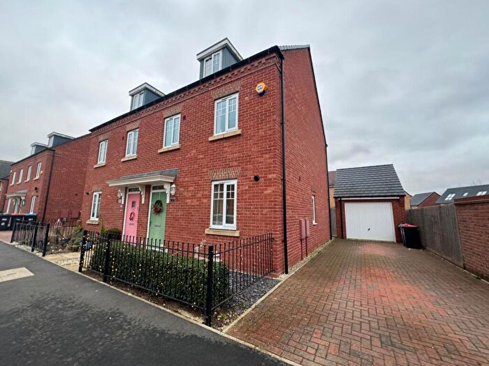 3 Bedroom Detached House For Sale In Olympic Crescent, Brooklands, Milton Keynes, MK10