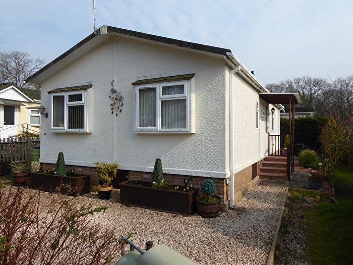 2 Bedroom Park Home For Sale In Brooks Green Park, Emms Lane, Horsham, RH13