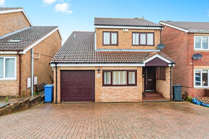 3 Bedroom Detached House For Sale In Sundew Gardens, Sheffield, S35