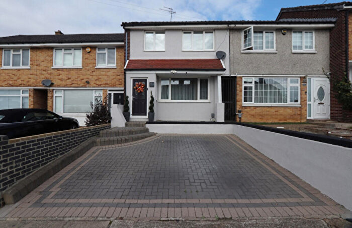 3 Bedroom Terraced House For Sale In Highfield Road, Collier Row, RM5