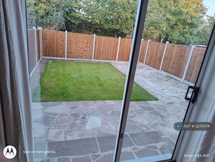 2 Bedroom Maisonette To Rent In Dryden Close, Hainault, IG6