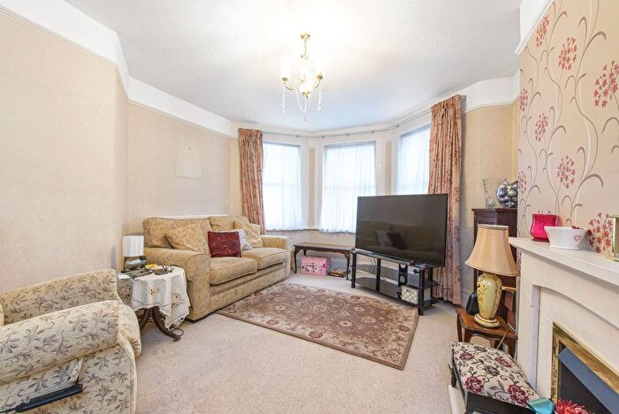 4 Bedroom Flat For Sale In Fordwych Road, West Hampstead, London, NW2