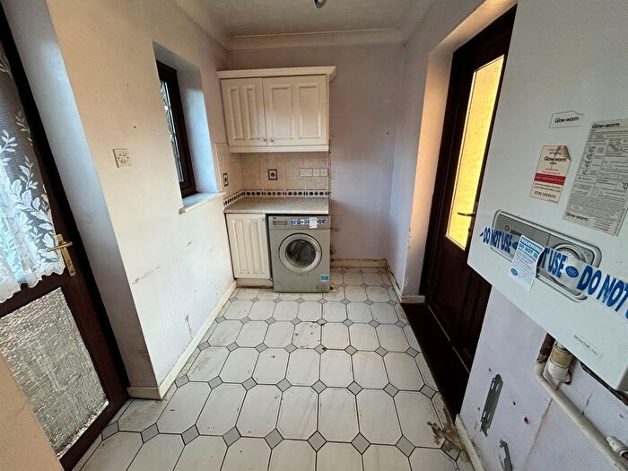 3 Bedroom Detached House For Sale In Fieldfare Drive, St. Mellons, Cardiff, CF3