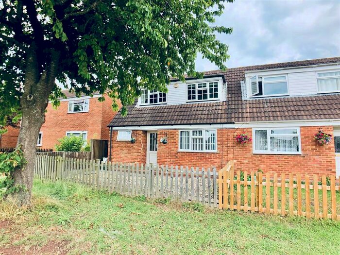 Houses for sale & to rent in GL2 4PS, Elmore Lane West, Quedgeley