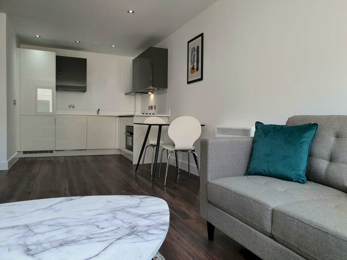1 Bedroom Apartment To Rent In The Quadrant, Sand Pits, Birmingham, B1