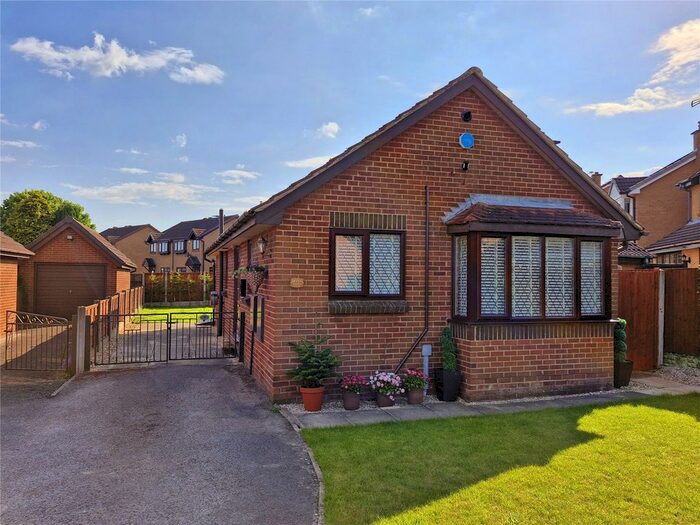 2 Bedroom Bungalow For Sale In Ryedale Close, Altofts, West Yorkshire, WF6