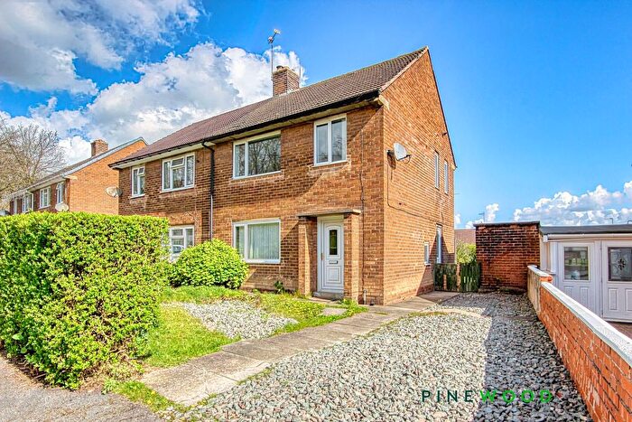 3 Bedroom Semi Detached House For Sale In Kinder Road, Inkersall, S43