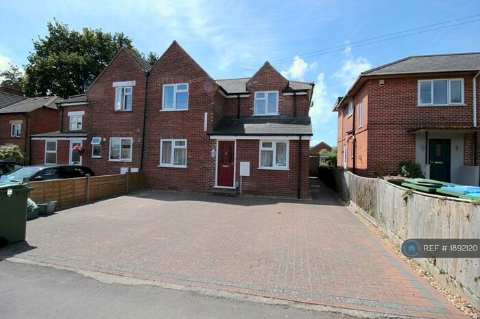 3 Bedroom Flat To Rent In Mayfield Road, Southampton, SO17