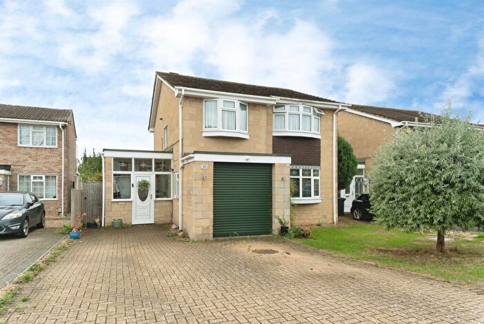 4 Bedroom Detached House For Sale In Lytchett Way, Swindon, SN3