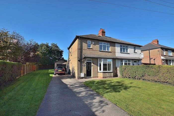 3 Bedroom Semi-Detached House For Sale In Gatherley Road, Brompton On Swale, DL10