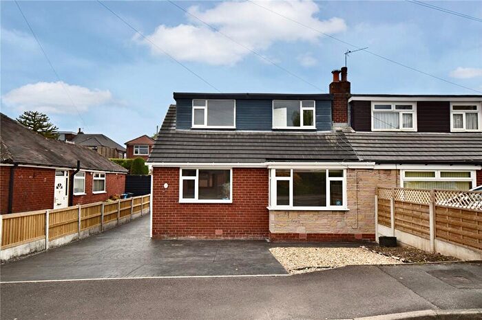 4 Bedroom Bungalow For Sale In Cotswold Avenue, Shaw, Oldham, Greater Manchester, OL2