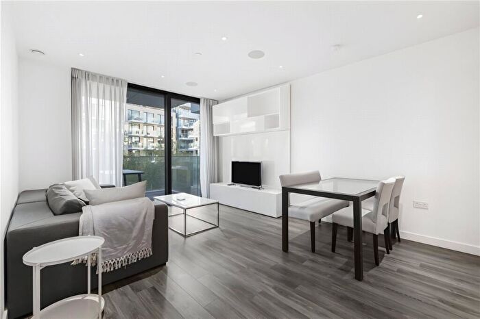 2 Bedroom Apartment To Rent In Catalina House, Goodman's Fields, Aldgate, London, E1