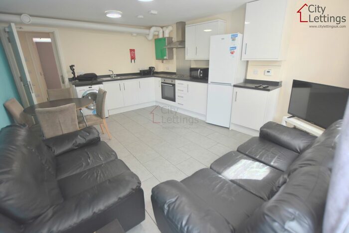 4 Bedroom Flat To Rent In North Sherwood Street, Arboretum, NG1