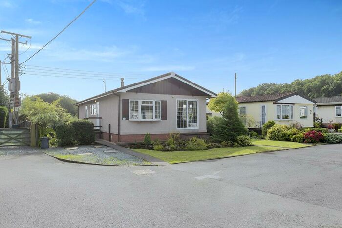 2 Bedroom Park Home For Sale In Juggins Lane, Earlswood, Solihull, B94