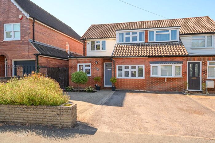 3 Bedroom Semi-Detached House For Sale In Kings Road, Walton-on-Thames, KT12