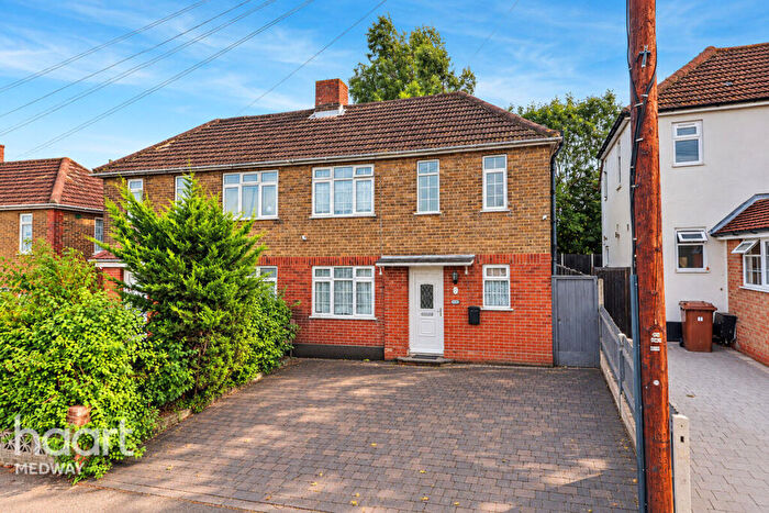 2 Bedroom Semi-Detached House For Sale In Cedar Road, Rochester, ME2
