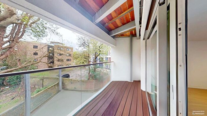 2 Bedroom Apartment For Sale In Saffron Central Square, West Croydon, Croydon, ., CR0