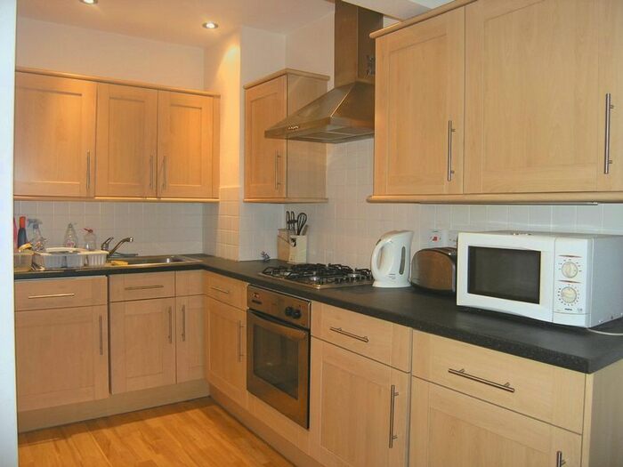 2 Bedroom Flat To Rent In Hadley Parade, High Street, Barnet EN5