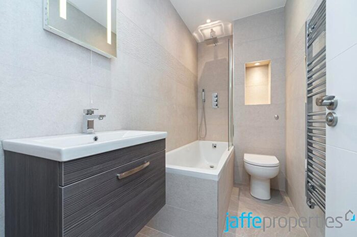 2 Bedroom Apartment To Rent In Westbere Road, London, NW2