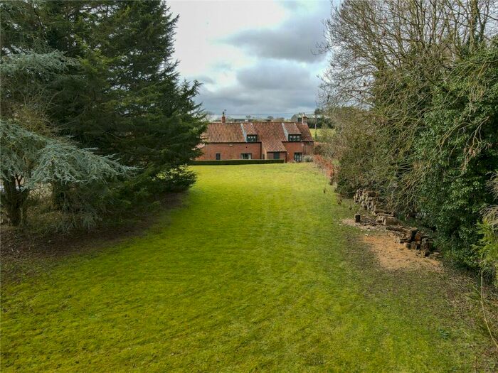 4 Bedroom Barn Conversion For Sale In Bramerton Road, Surlingham, Norwich, Norfolk, NR14