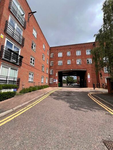 2 Bedroom Flat To Rent In Otter Close, Bow Fly Over, Stratford High Street, London, E15